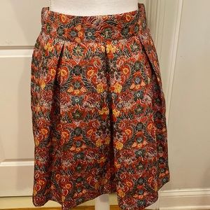 Woman pocket skirt